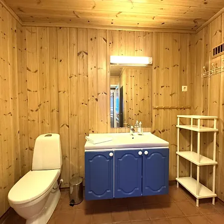 Spacious Near *