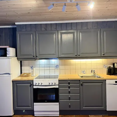 Spacious Near דירה המסדאל